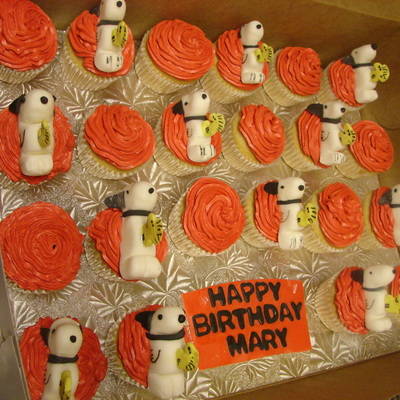 Snoopy Cupcakes