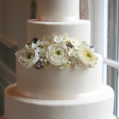 Ivory Fondant With Sugar Ranunculus Pine Cones Berries And Hydrangea
