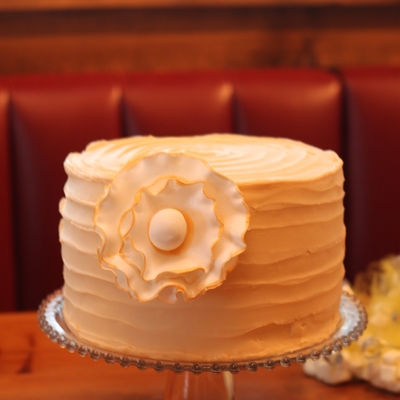 Vintage Cake W/gum Paste Flower