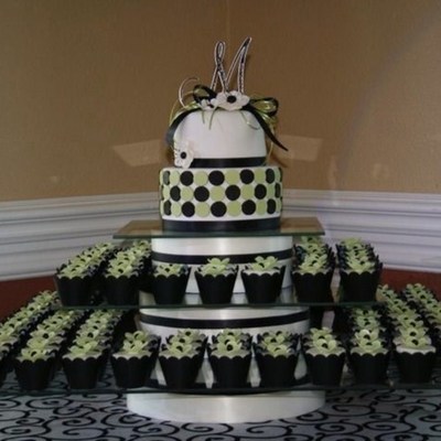 Jenice & Sam's Wedding Cake/cupcakes