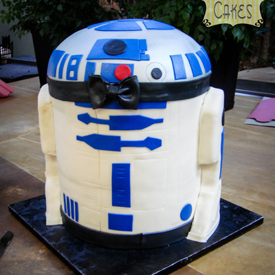 R2D2 Groom's Cake