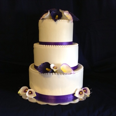 This Is My First Try At Gumpaste Flowers Im Pretty Proud Of It Its Simple But Yet I Think Its Elegant