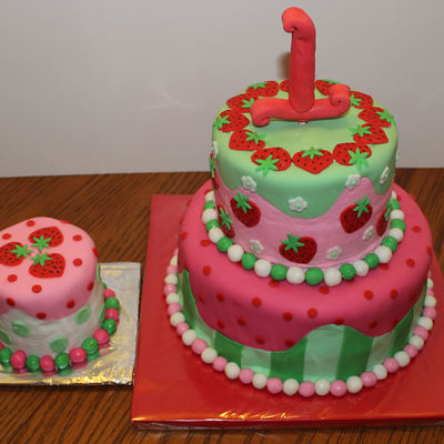 Strawberry Shortcake 1St Birthday Cake And Smash Cake Strawberry And White Cake Buttercream With Marshmallow Fondant Doecorations Gumpast