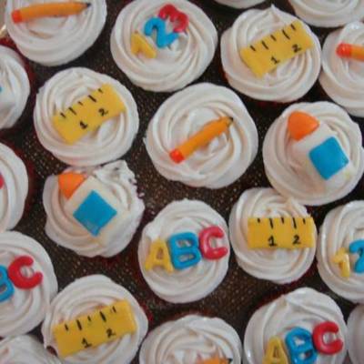 End-Of-The-School-Year Cupcakes