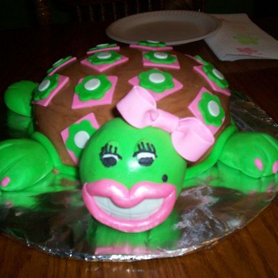 Girlie Turtle Cake