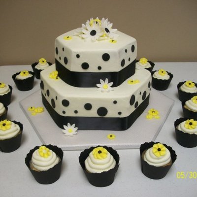 Polka Dots And Daisies