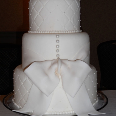 White Dress-Inspired Cake