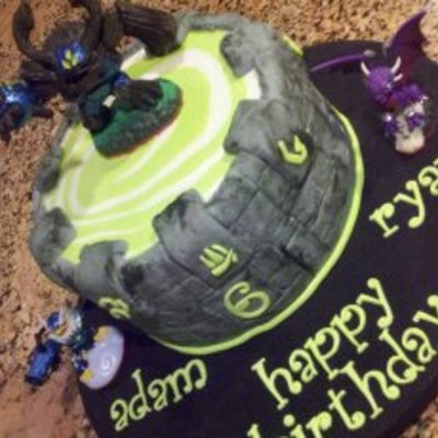 I Made This Cake For A Coupple Twins In My Daughters Class They Love The Game Skylandres Giants Since I Have Two Girls It Is Always Fun T