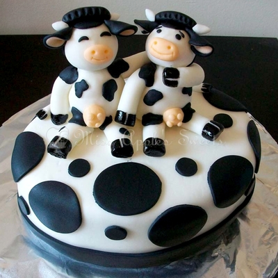 Friendly Cows Cake