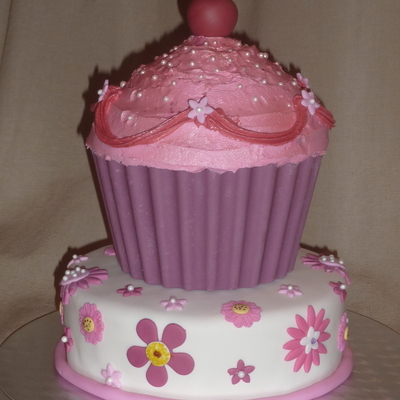 Pinkalicious Cake