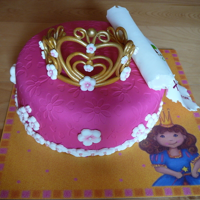 Crown Cake Decorating Photos