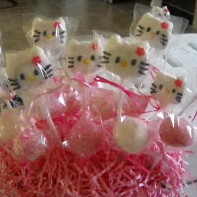 Hello Kitty Cake Pops