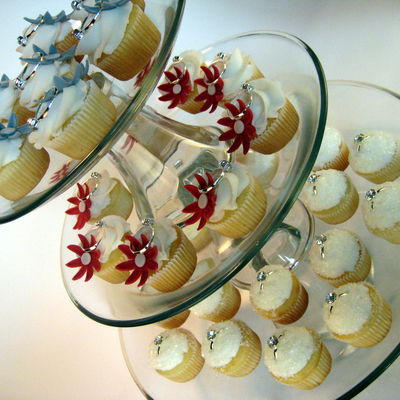 Daisies And Rings Bridal Shower Cupcakes