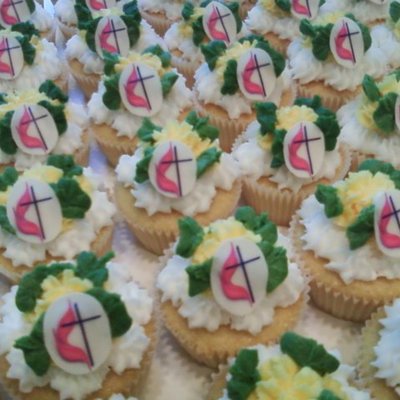Mini Methodist Cross Cupcakes