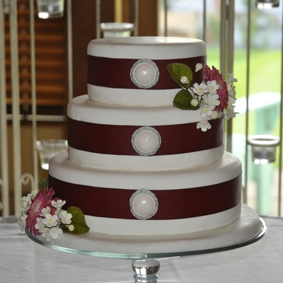 Joanne & Brian Gerbera Wedding Cake