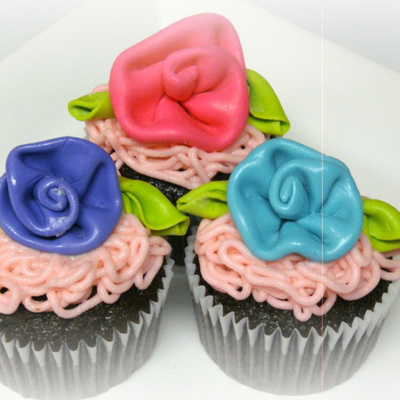 Ribbon Rose Cupcakes