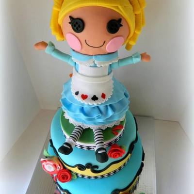 Alice In Loopsyland, Painting The Roses Red.