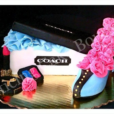 Coach Fondant Shoe Box With Shoe 3D With Make Up