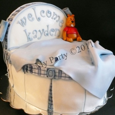 Welcome Baby Bassinett - Baby Pooh