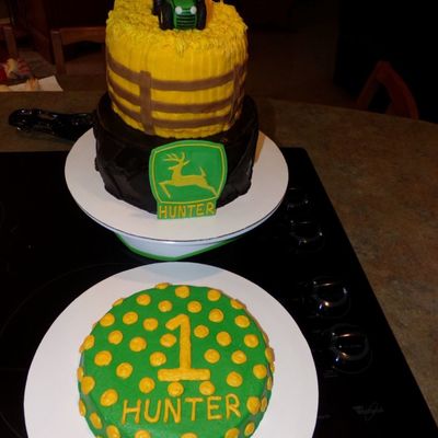 John Deere 2 Tier With Smash Cake