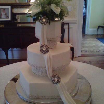 Silver Dragee & Pearl Wedding Cake