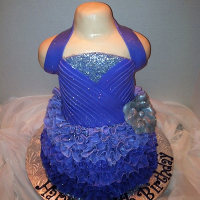 15Th Birthday Cake Torso Is Rkt Covered In Fondant Bottom Is Vanilla Bean Cake With Oreo Filling Tfl