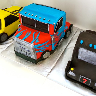 Transformers Cakes Bumblebee Optimus Prime Amp Iron Hide