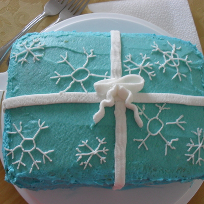 Snowflake Giftbox Cake