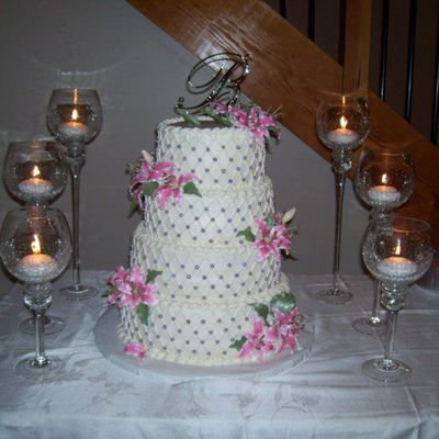 Wedding Cake Lily Round