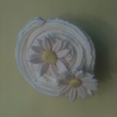 Gumpaste Daisy Cupcake