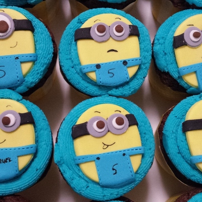 Minion Cupcakes....sooooo Cute!