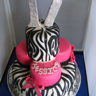 Zebra And Pink 17Th Birthday Cake