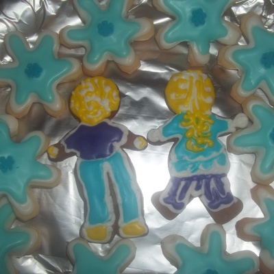 Back Side Of A Gingerbread Person Will Look Awesome With Gingerbread House