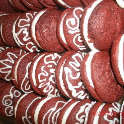 Red Velvet Sandwich Cookie