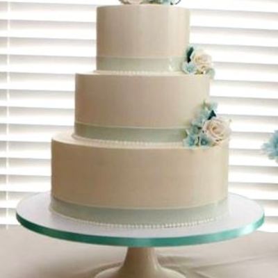 Buttercream Wedding Cake With Sugar Gumpaste Flowers