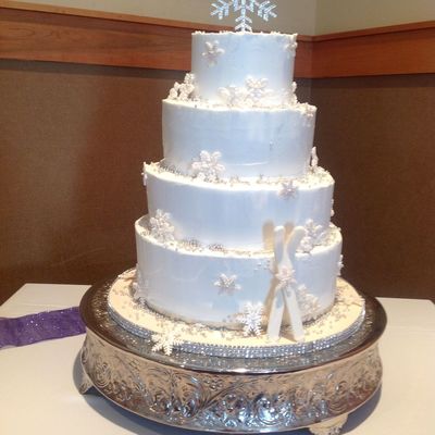 Winter Wedding Cake Snow Flakes