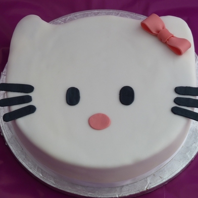 Hello Kitty Cake