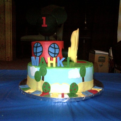 Mickey Mouse Clubhouse Cake