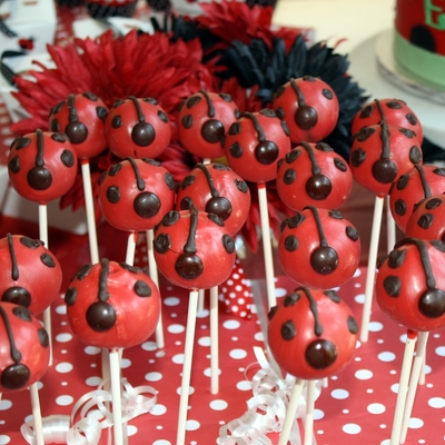 Ladybug Cake Pops