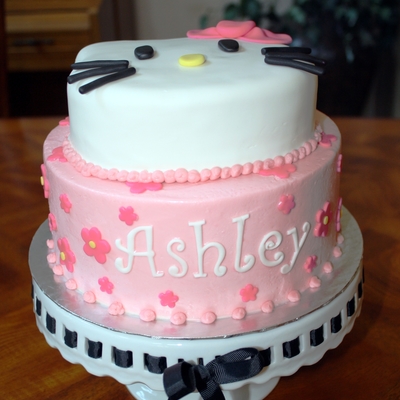 Hello Kitty Cake