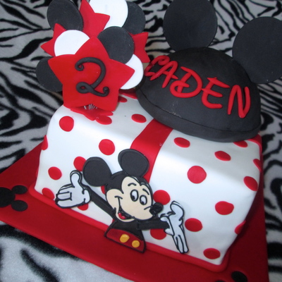 Mickey Love Cake....