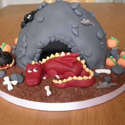 Dragon Halloween Cake