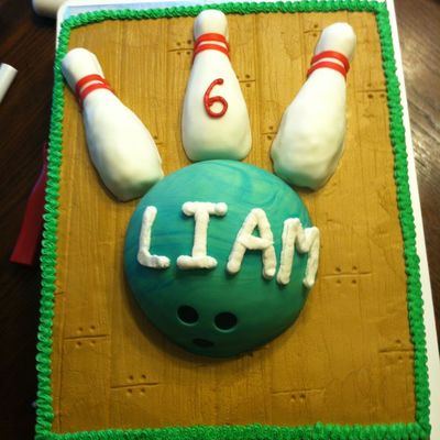 Bowling Cake