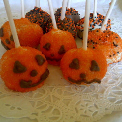 Halloween Cake Pops