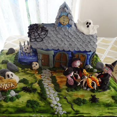 Little Witche's Halloween Cake