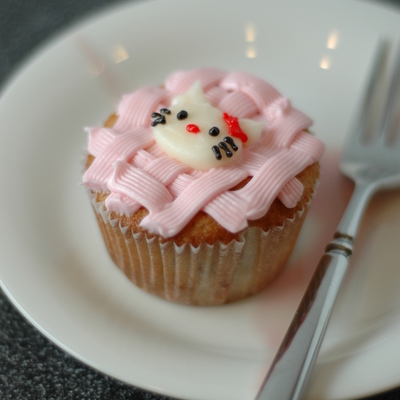 Hello Kitty Cupcakes