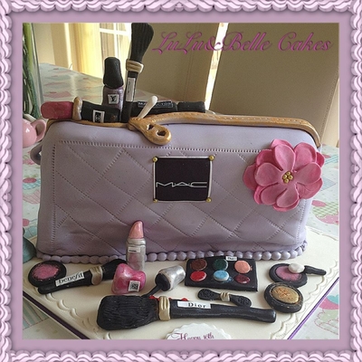 Make Up Bag Cake