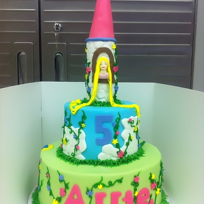 Rapunzel Type Cake