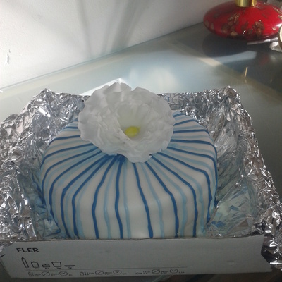 Sponge With Strawberry Jam Vanilla Buttercream Sugarpaste Flower