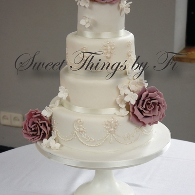 Sugar Roses And Piping